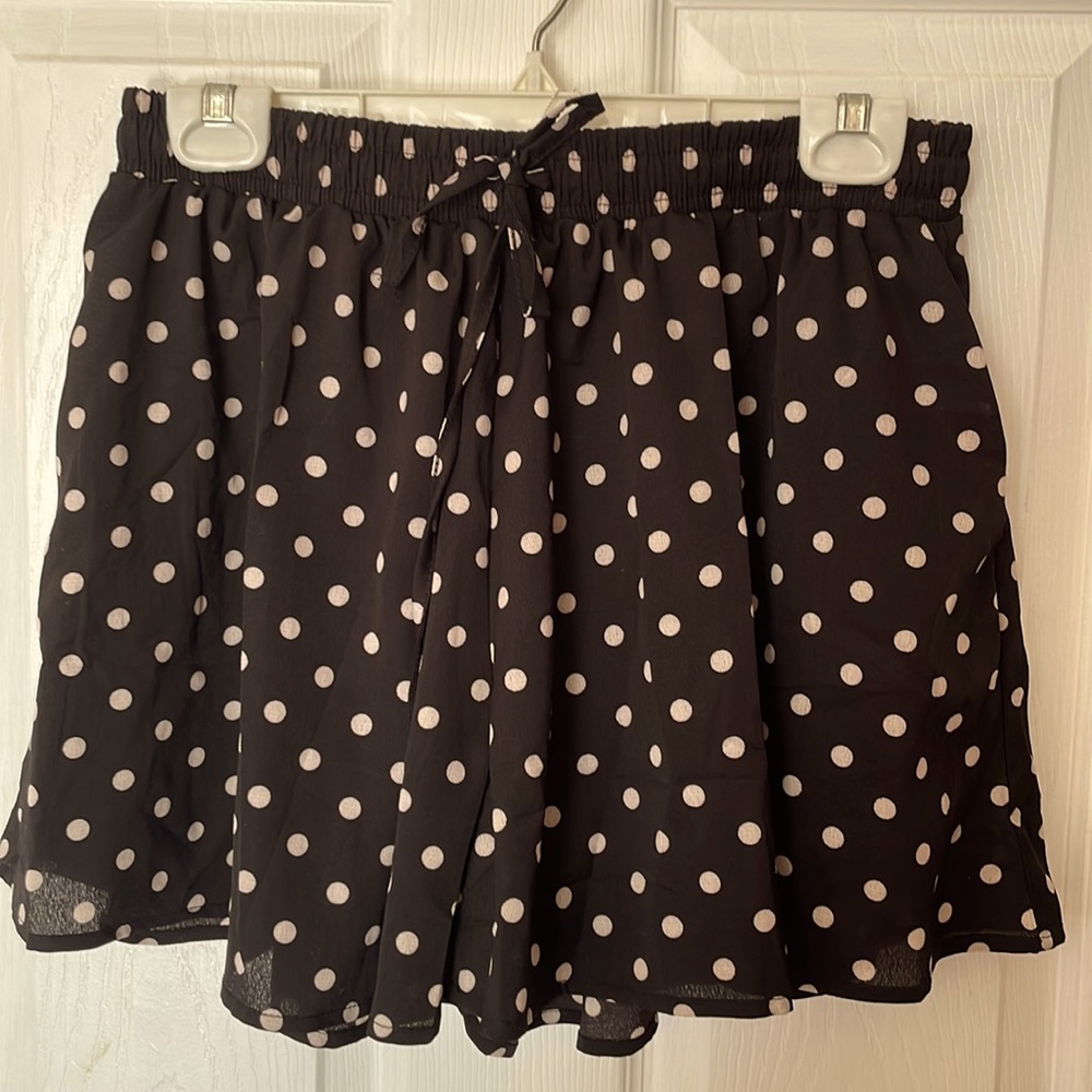 Small Black and White Polka Dot Wide Leg Shorts- New With Tags